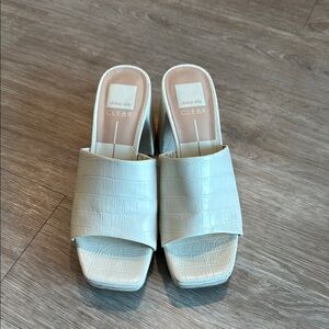 Dolce Vida Cream Heel